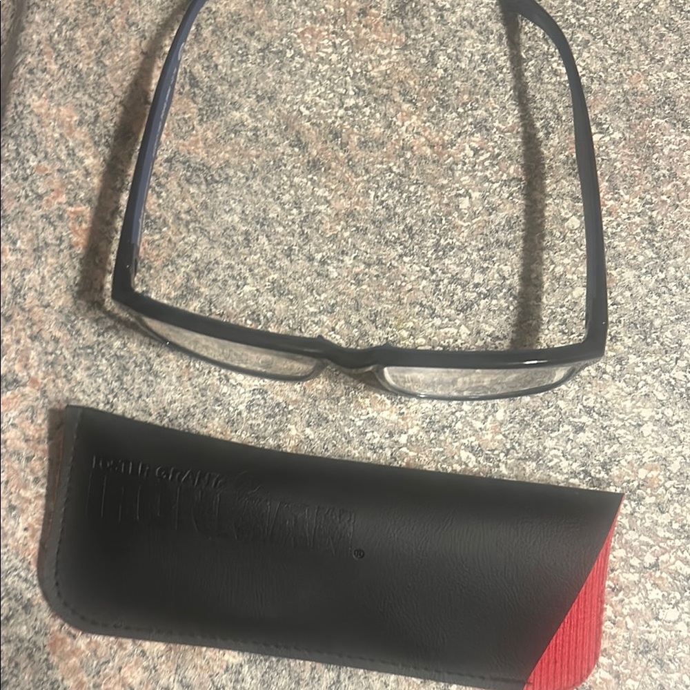 Foster Grant Ironman edition Black Reading Glasses with Case